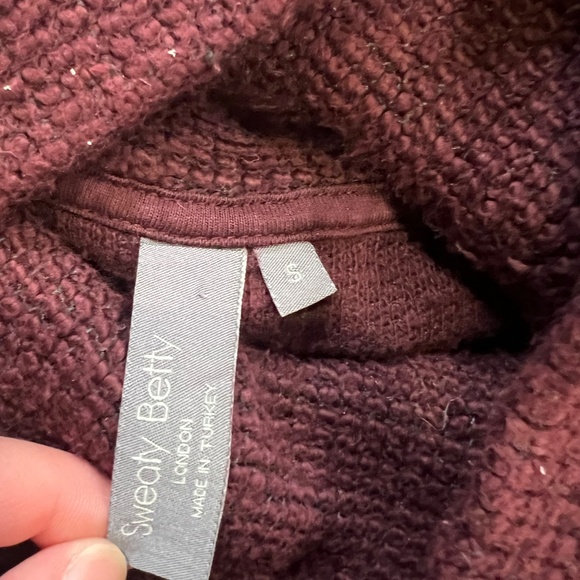 Sweaty Betty Boucle Funnel Neck Cropped Sweatshirt Size Small Maroon, Cozy - Picture 9 of 10